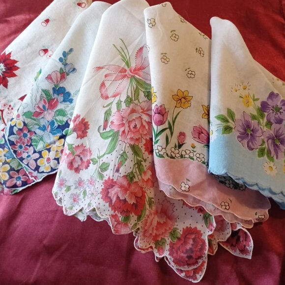 Lot of 14 Vintage Assorted Ladies Handkerchiefs - Picture 3 of 4